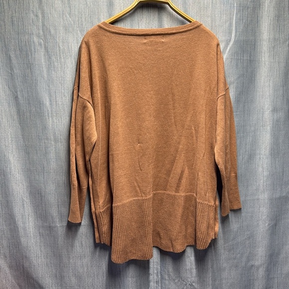 Tahari long sleeve sweater size 1X - Picture 6 of 7